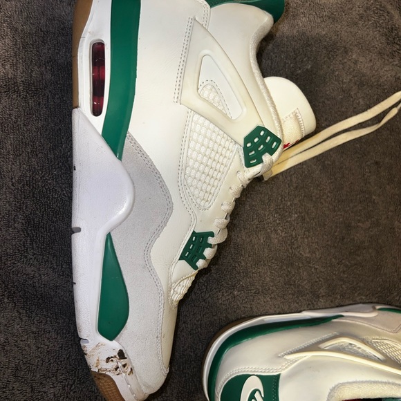 Jordan 4 Nike SB (Used) - Picture 5 of 10